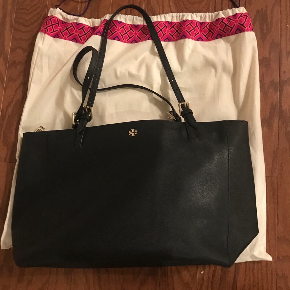Great condition Tory with dust bag